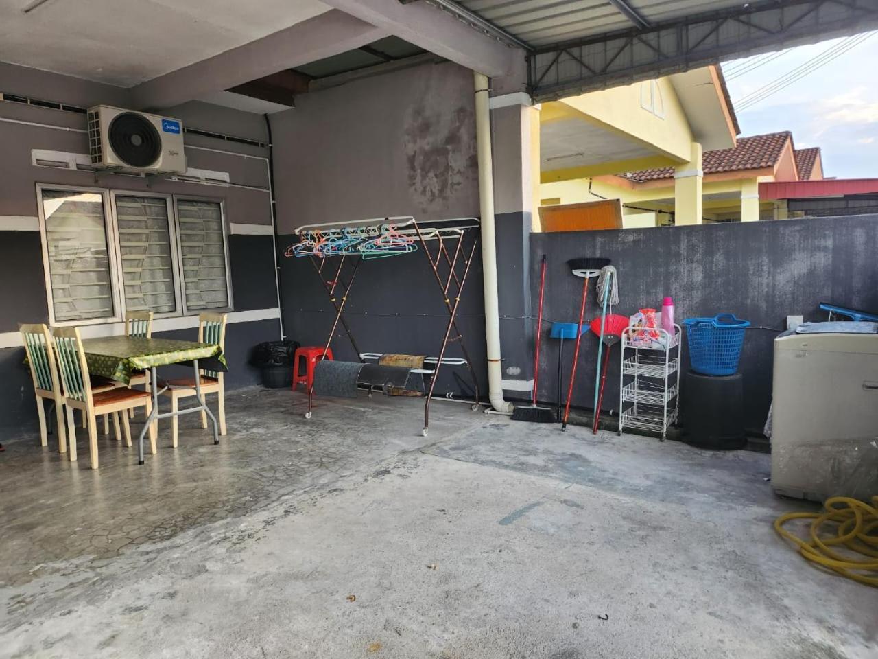 반팅 Taufiq 34 Klia Sepang With 3 Airconds & Free Wi-Fi 빌라 외부 사진