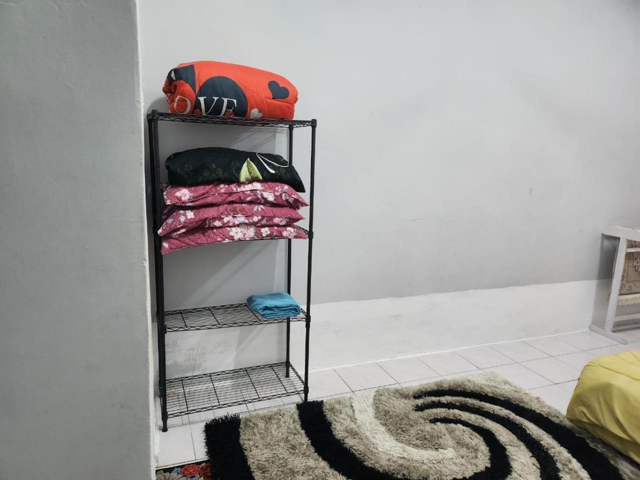 반팅 Taufiq 34 Klia Sepang With 3 Airconds & Free Wi-Fi 빌라 외부 사진