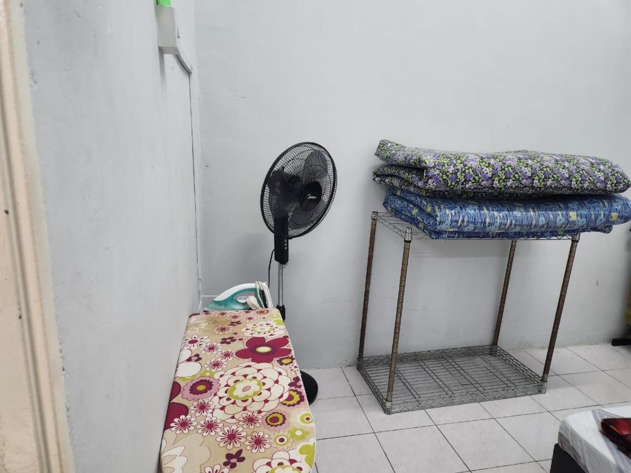 반팅 Taufiq 34 Klia Sepang With 3 Airconds & Free Wi-Fi 빌라 외부 사진